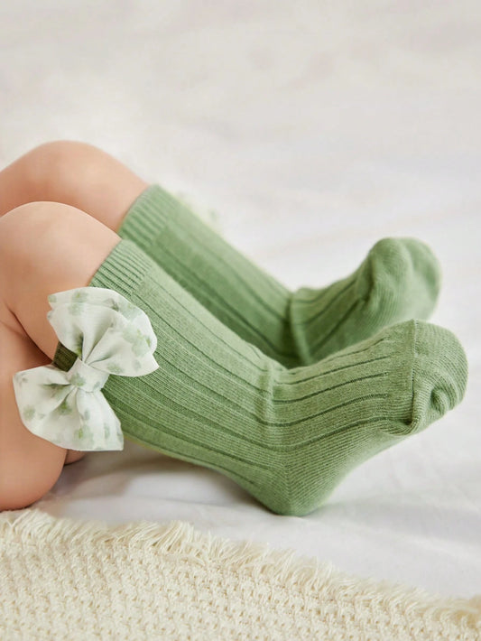 Cozy Pixies Green Baby Socks With Bow Decor