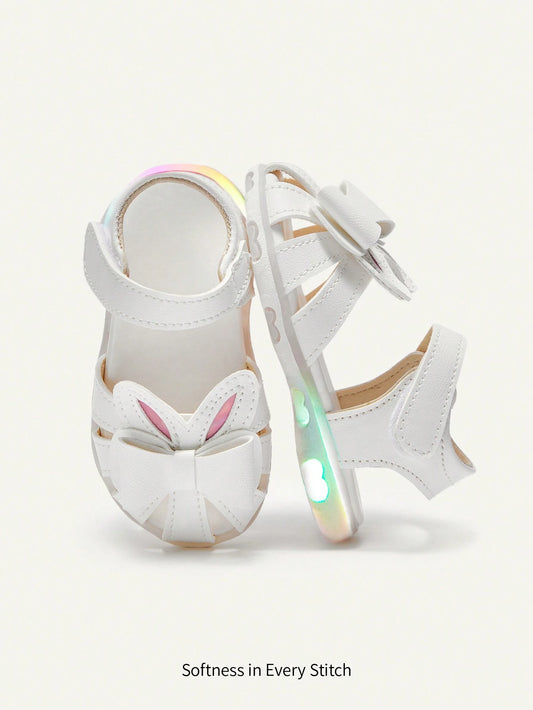 Girls' Light-Up Sandals Closed Toe Soft Bottom Shoes