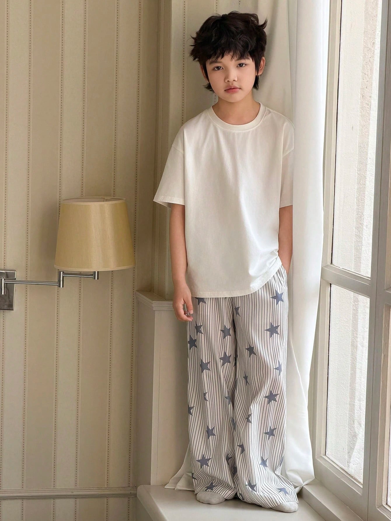Tween Boy Solid Color T-Shirt And Striped Star Print Pants Pajama Set