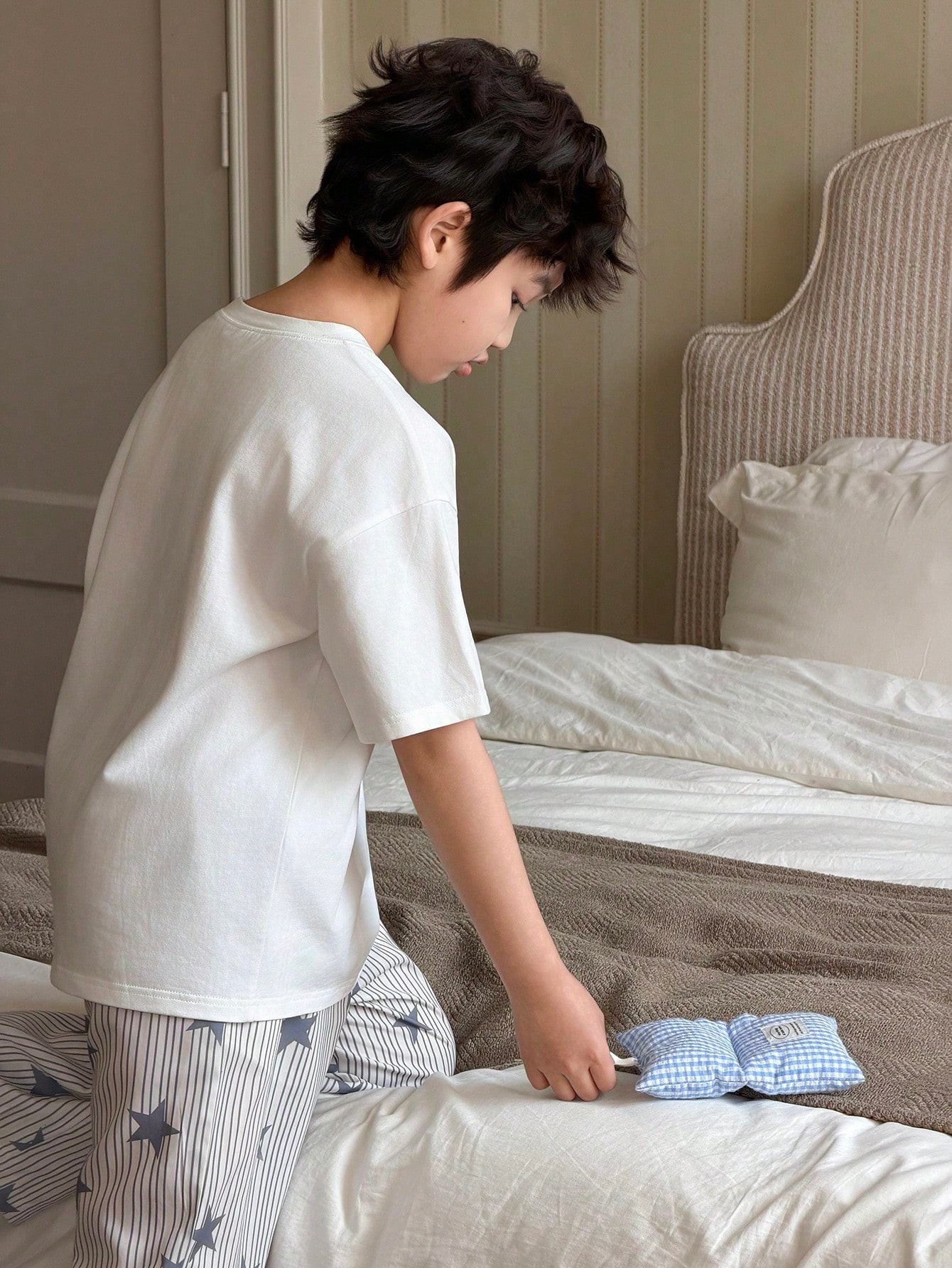 Tween Boy Solid Color T-Shirt And Striped Star Print Pants Pajama Set