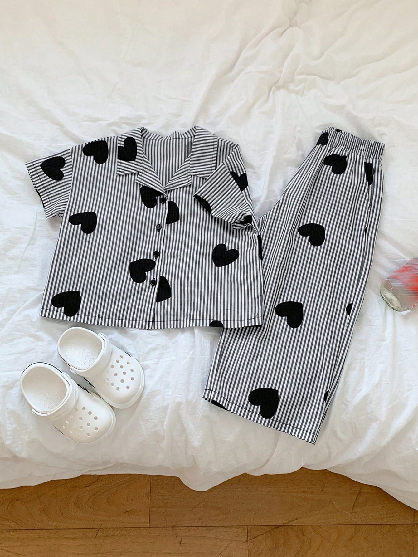 DAZY Young Girls Front Button Short Sleeve Heart Printed Simple Top And Long Pants 6Y