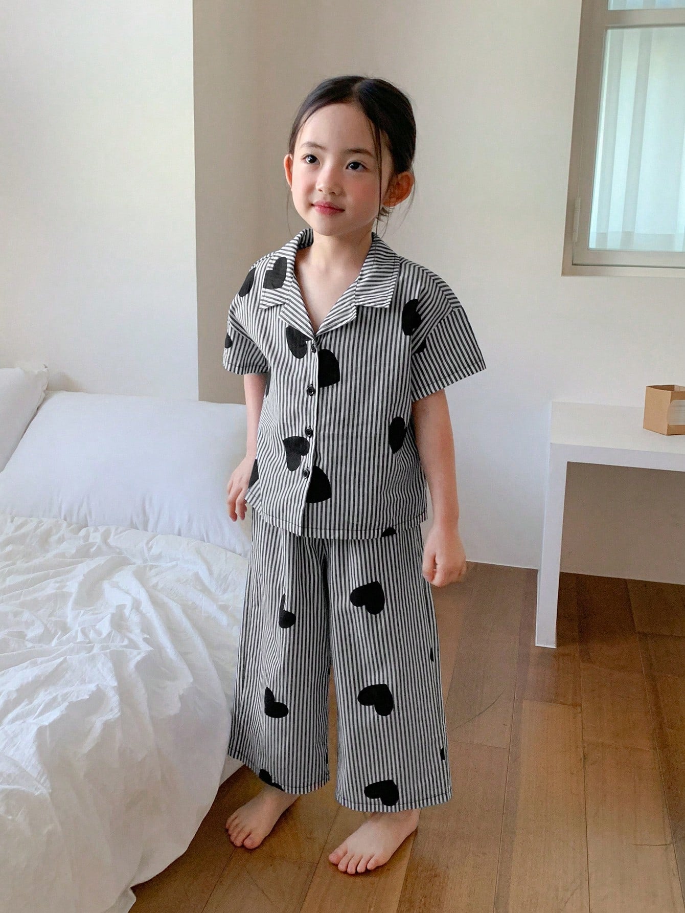 DAZY Young Girls Front Button Short Sleeve Heart Printed Simple Top And Long Pants