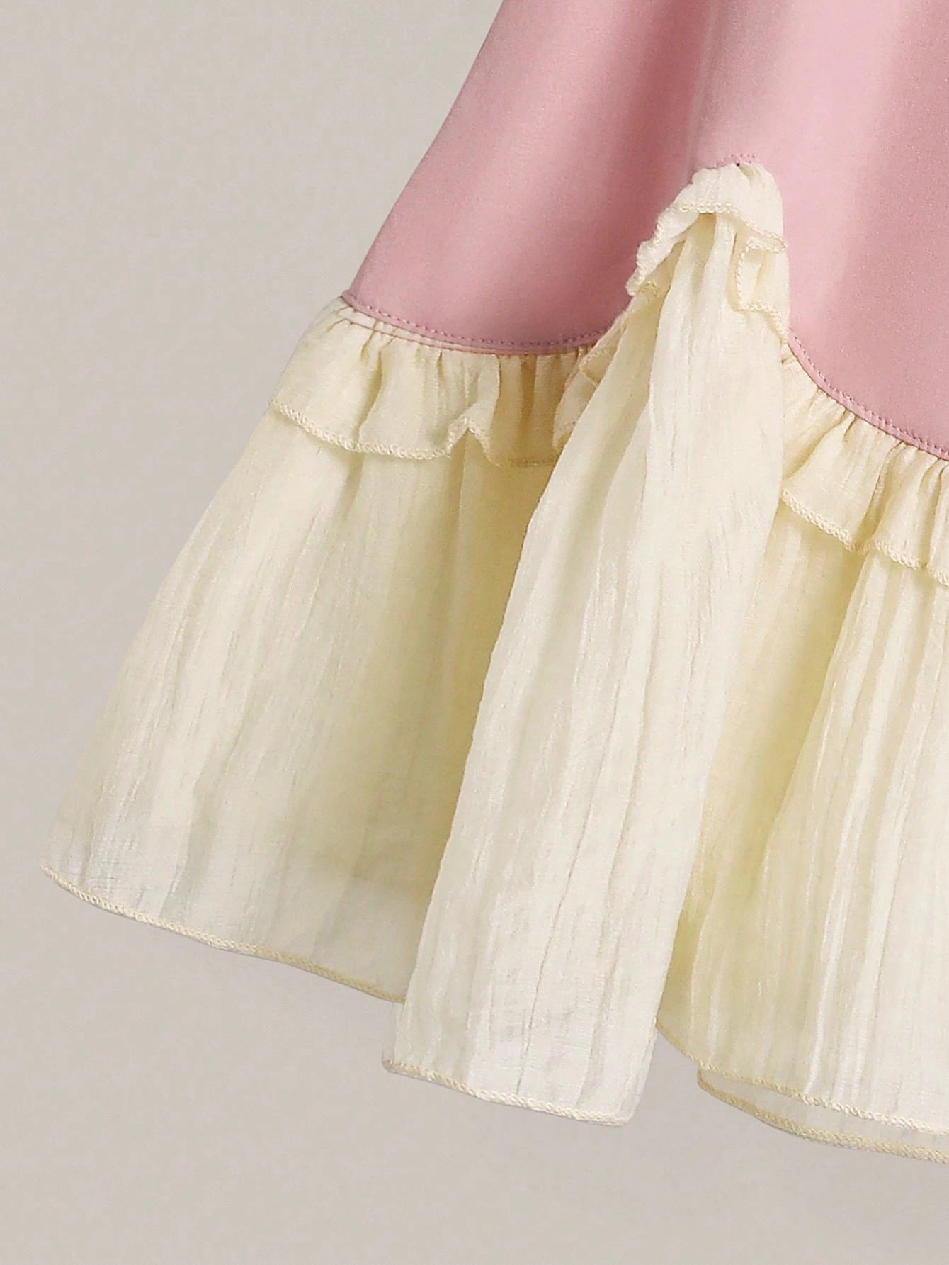 Young Girl Ruffled Hem Dress And 3D Floral Woven Handbag Set