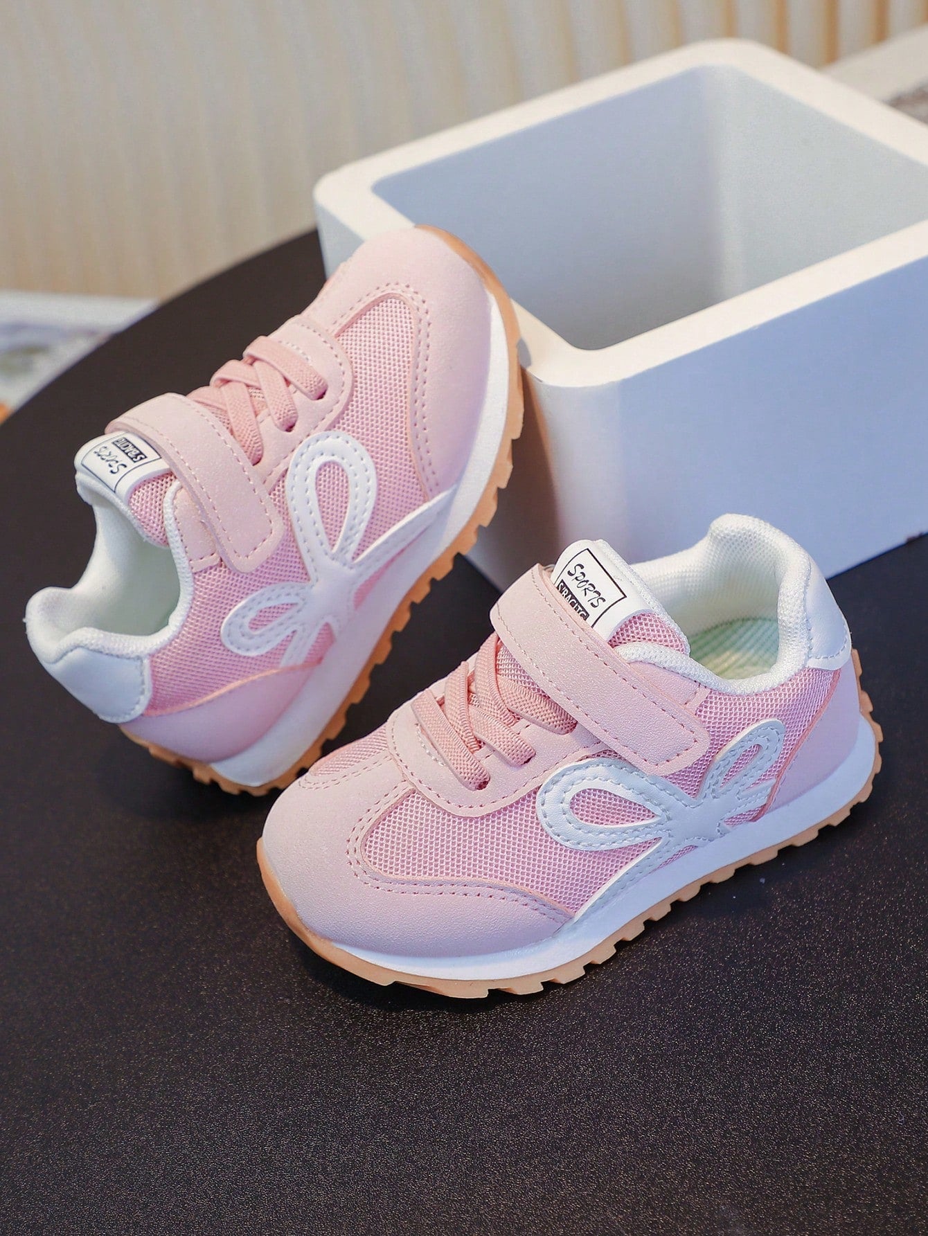 Girls Casual Sports Sneakers Kids Breathable Soft Sole Anti-Slip Trainers