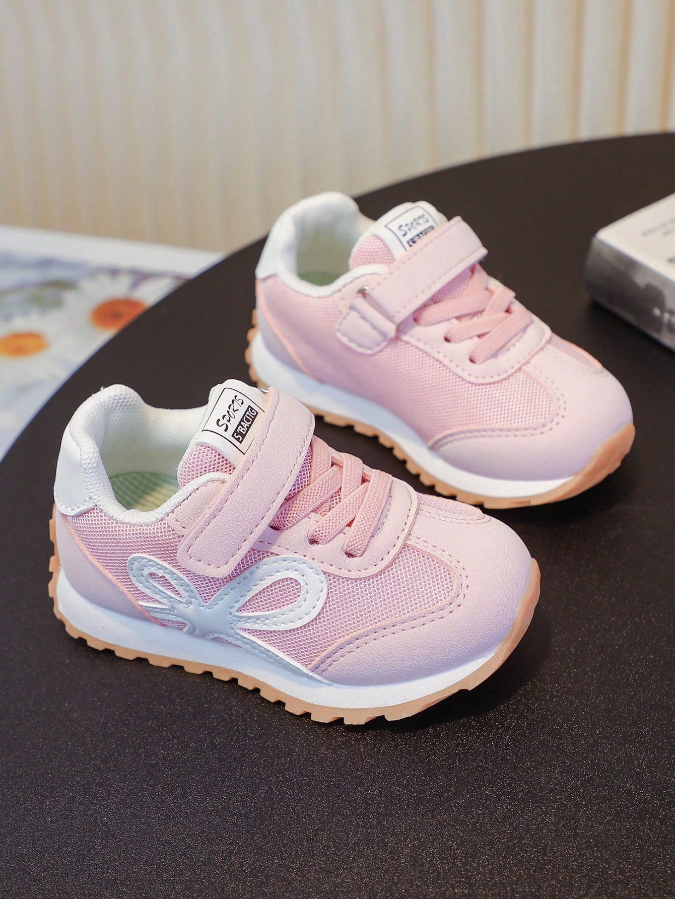 Girls Casual Sports Sneakers Kids Breathable Soft Sole Anti-Slip Trainers