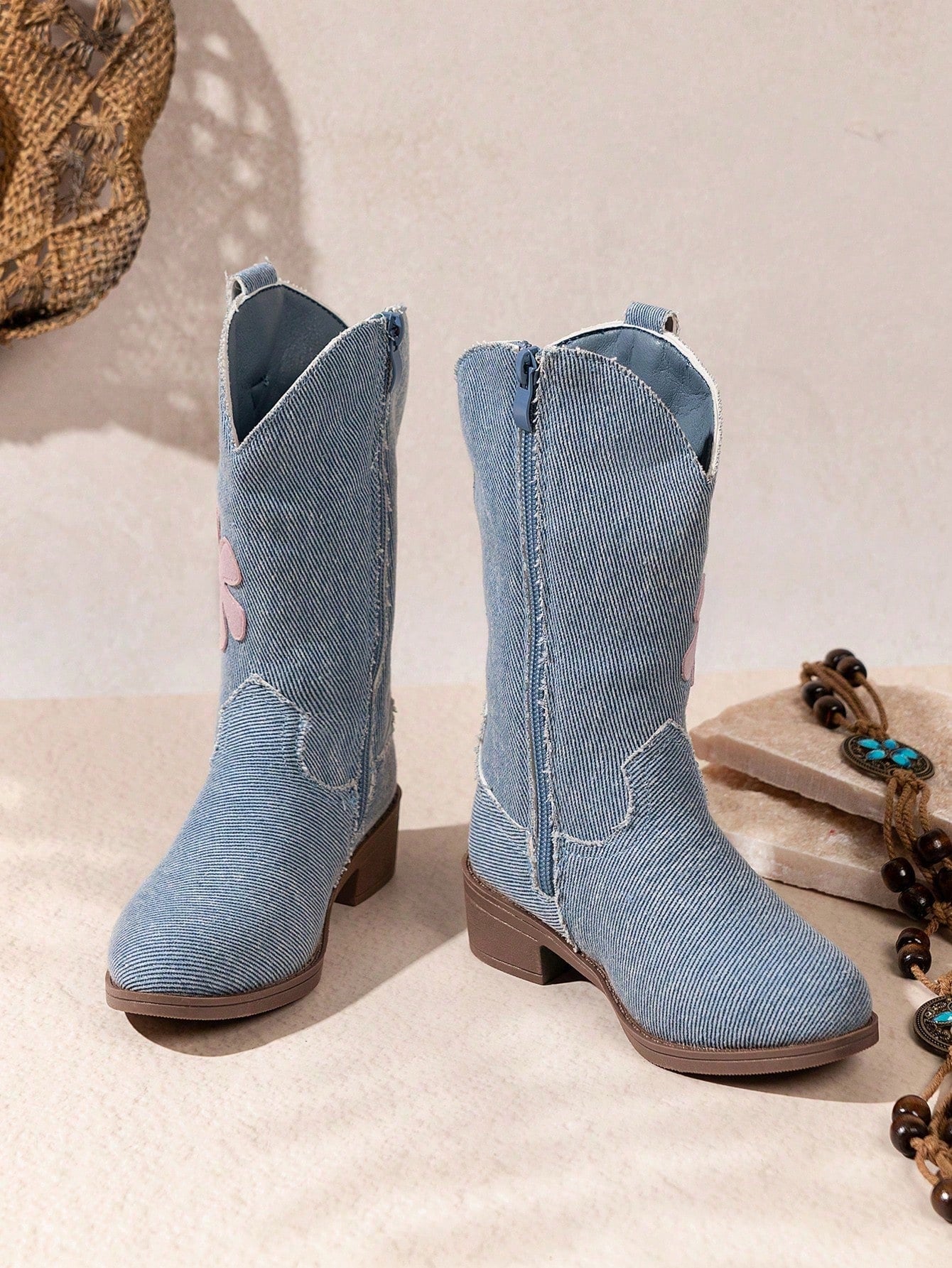 Girls' New Embroidered Pattern Vintage Stylish Casual Boots
