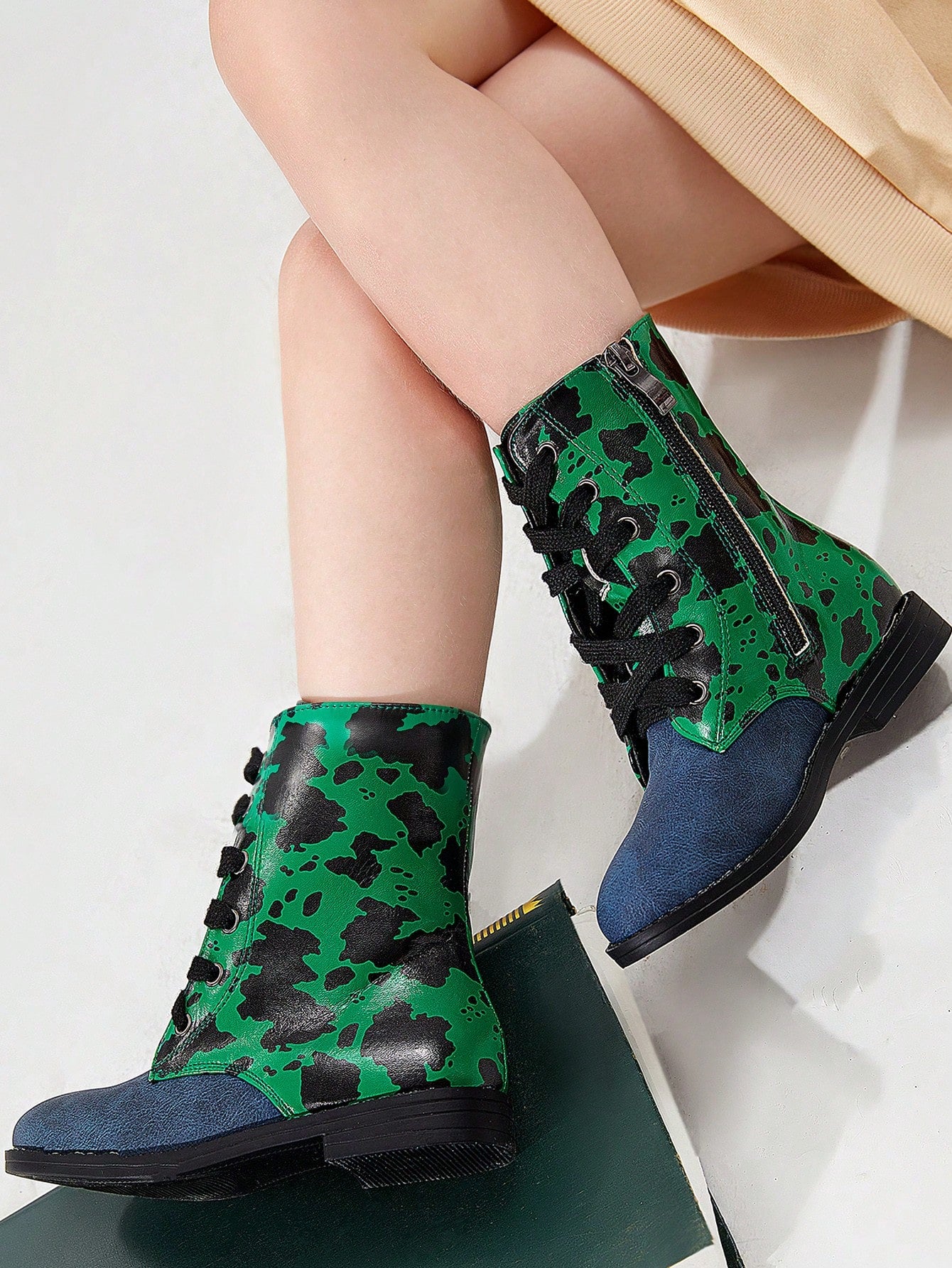 Green Comfortable And Wear-resistant Leopard Print Boots With Patchwork