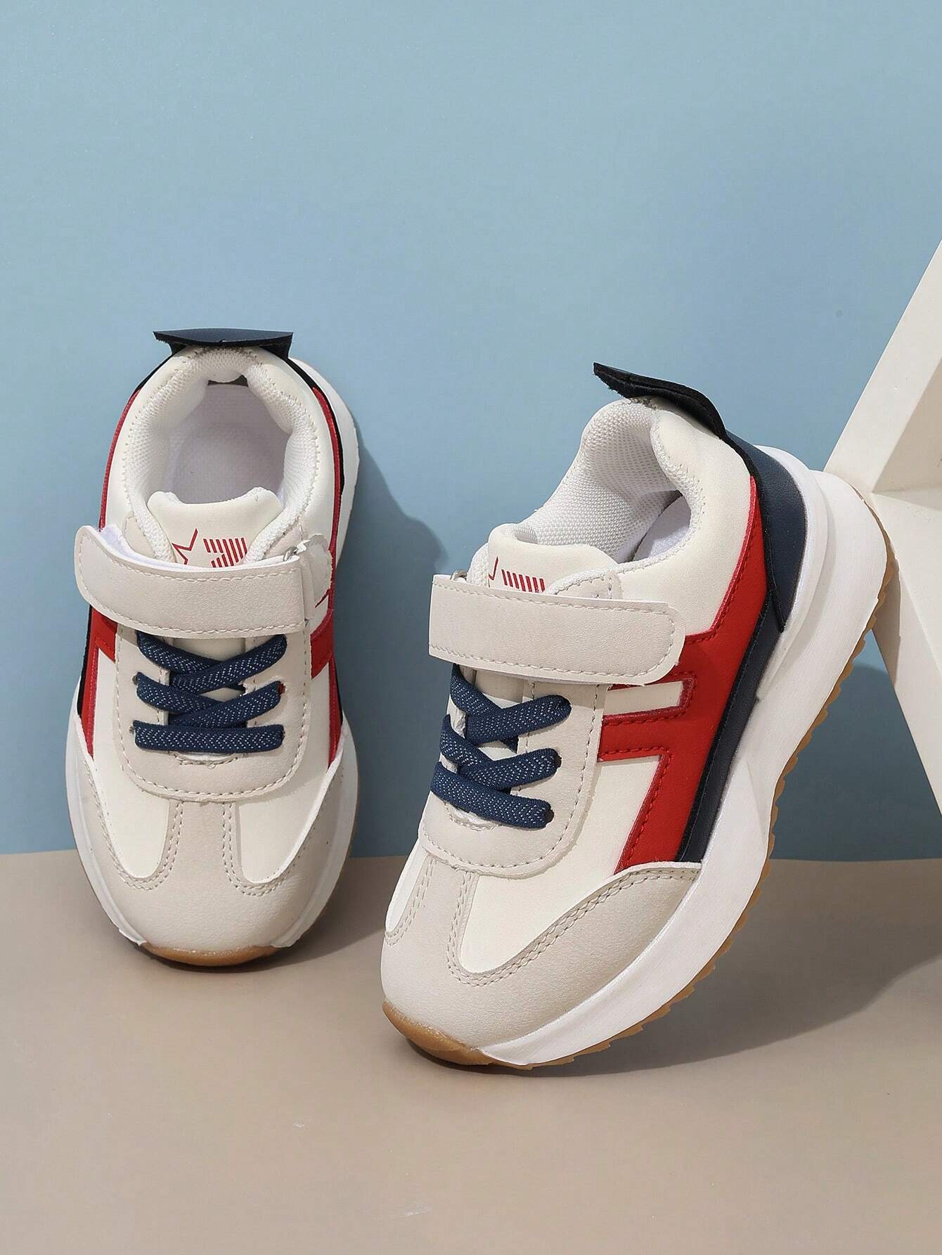 Kids Contrast Color Hook And Loop Sports Shoes