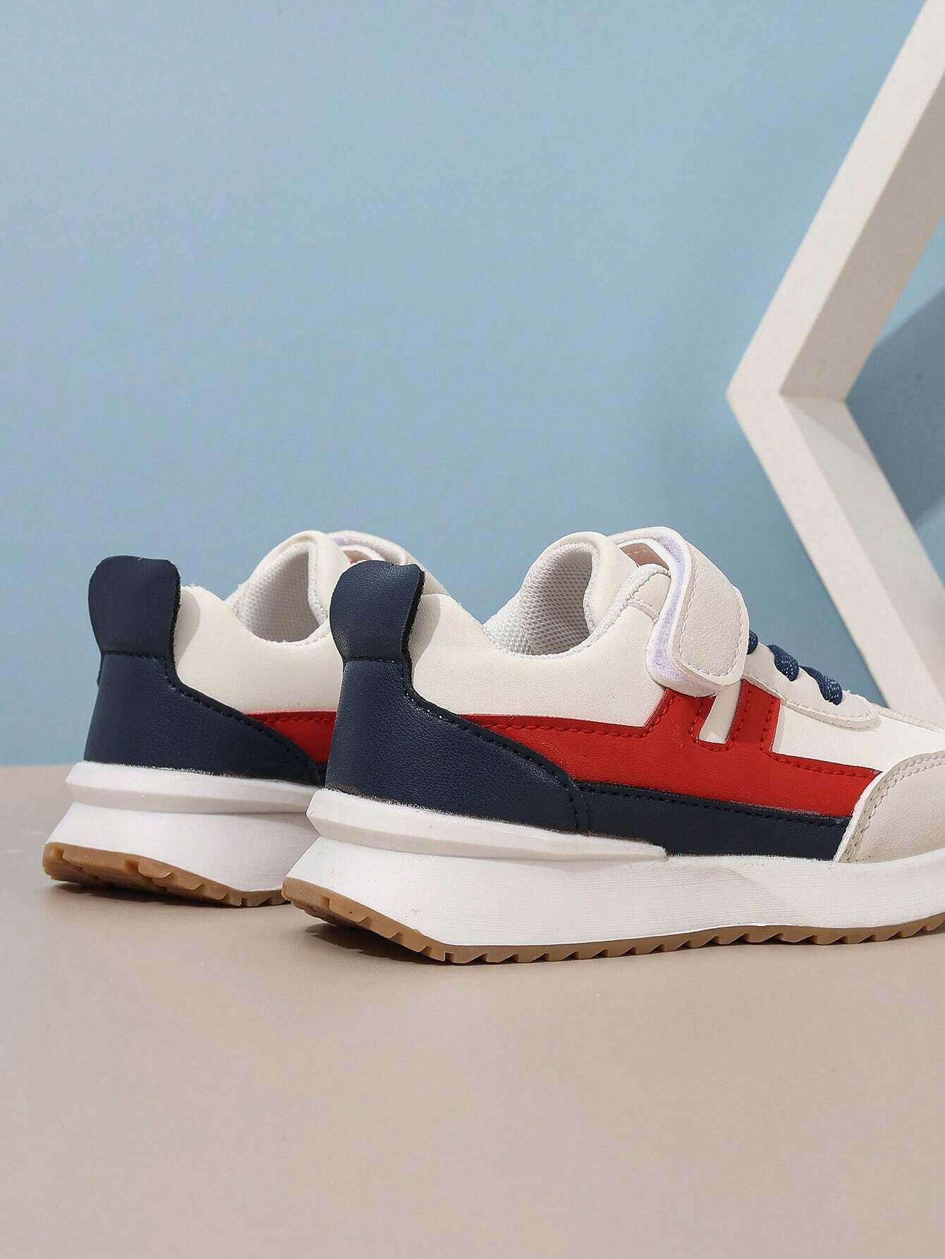 Kids Contrast Color Hook And Loop Sports Shoes