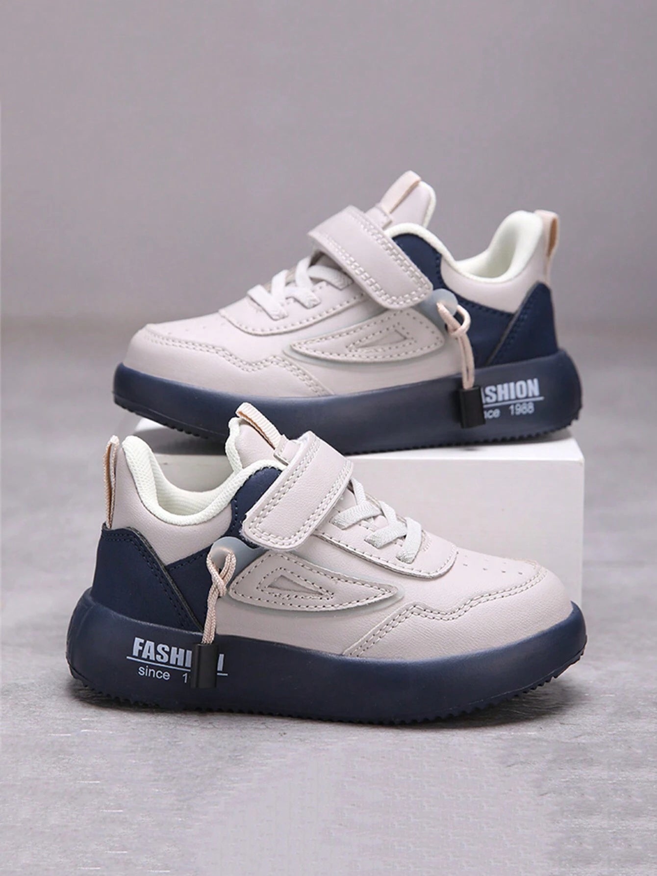 Kids' Sports Shoes Boys Thick Sole Lightweight Casual Running Shoes