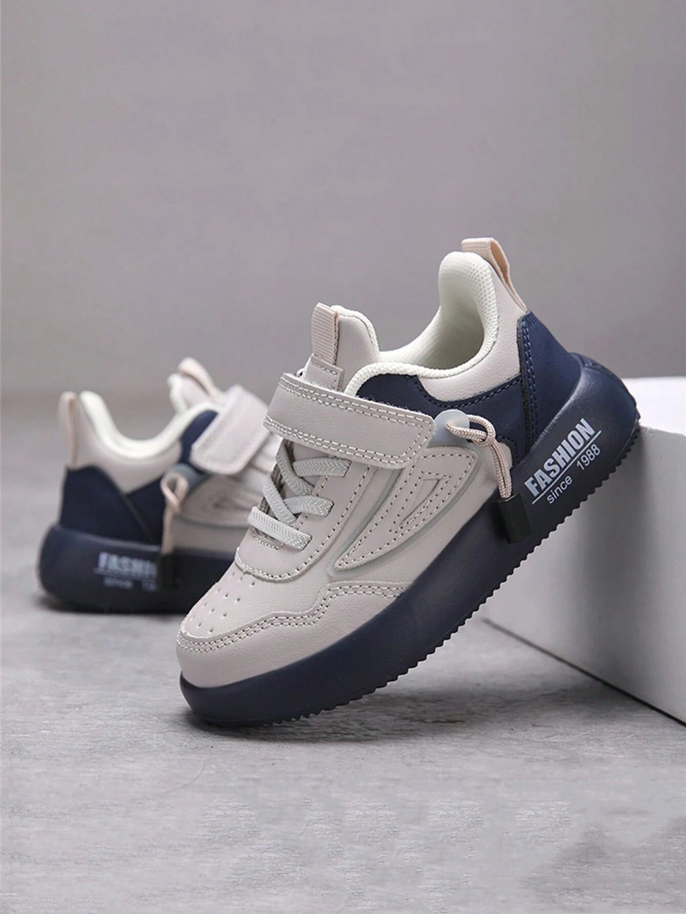 Kids' Sports Shoes Boys Thick Sole Lightweight Casual Running Shoes