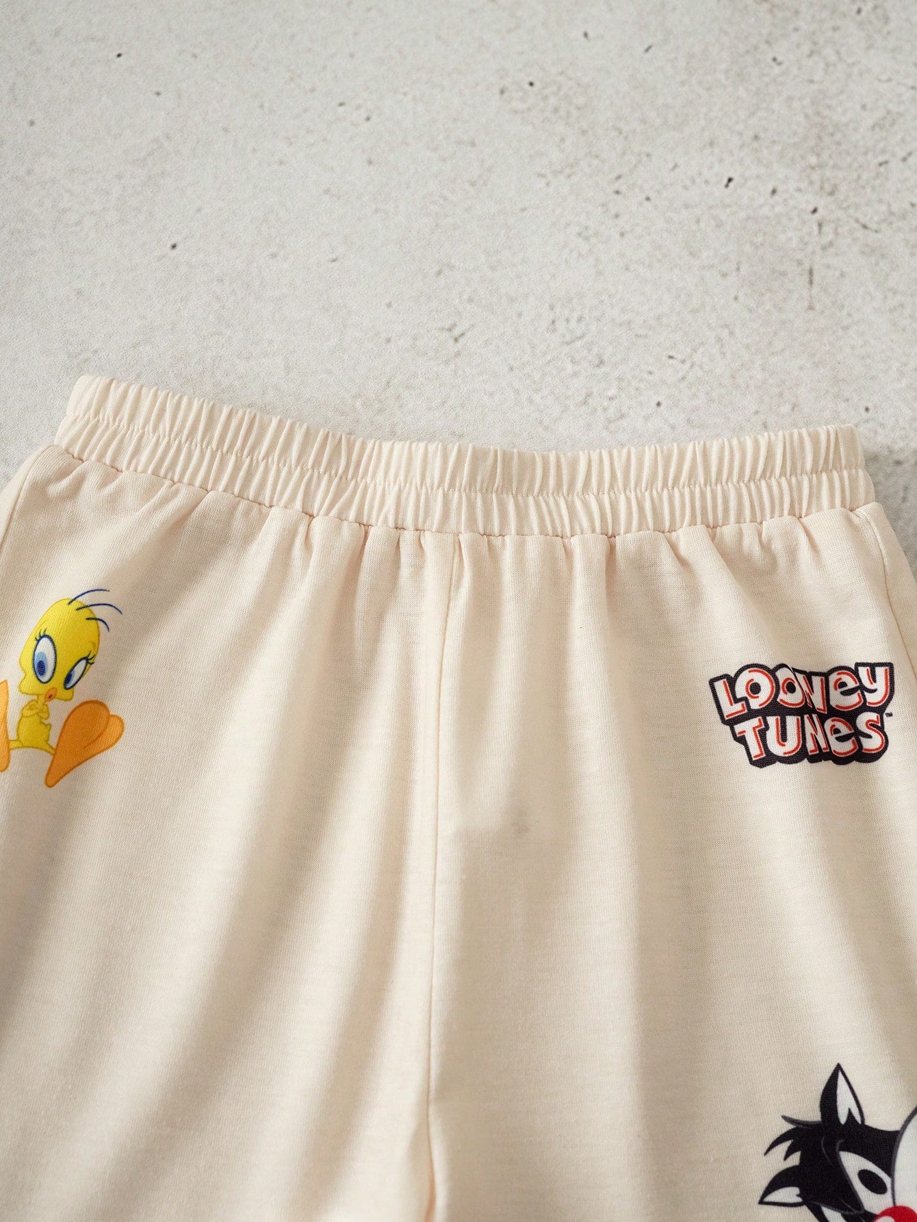 Cartoon Print Short Sleeve T-Shirt And Shorts Outfit For Young Boy