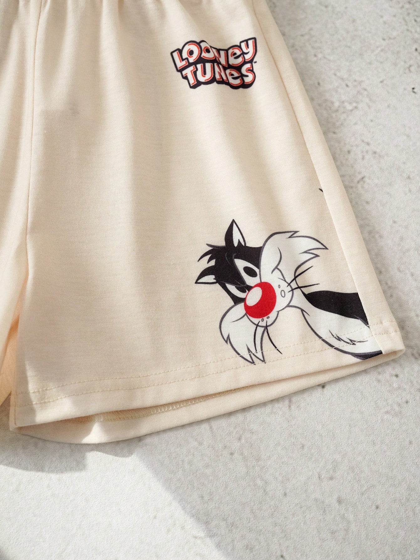 Cartoon Print Short Sleeve T-Shirt And Shorts Outfit For Young Boy