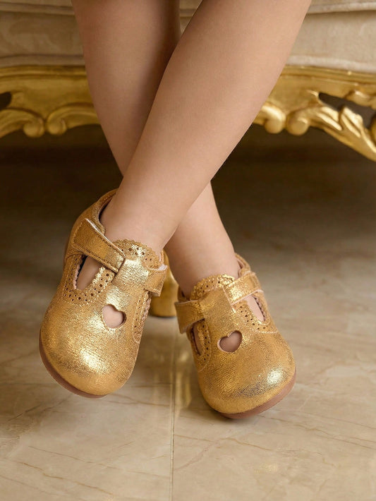 Baby Girl Princess Pearlescent Hollow Heart Design Shoes
