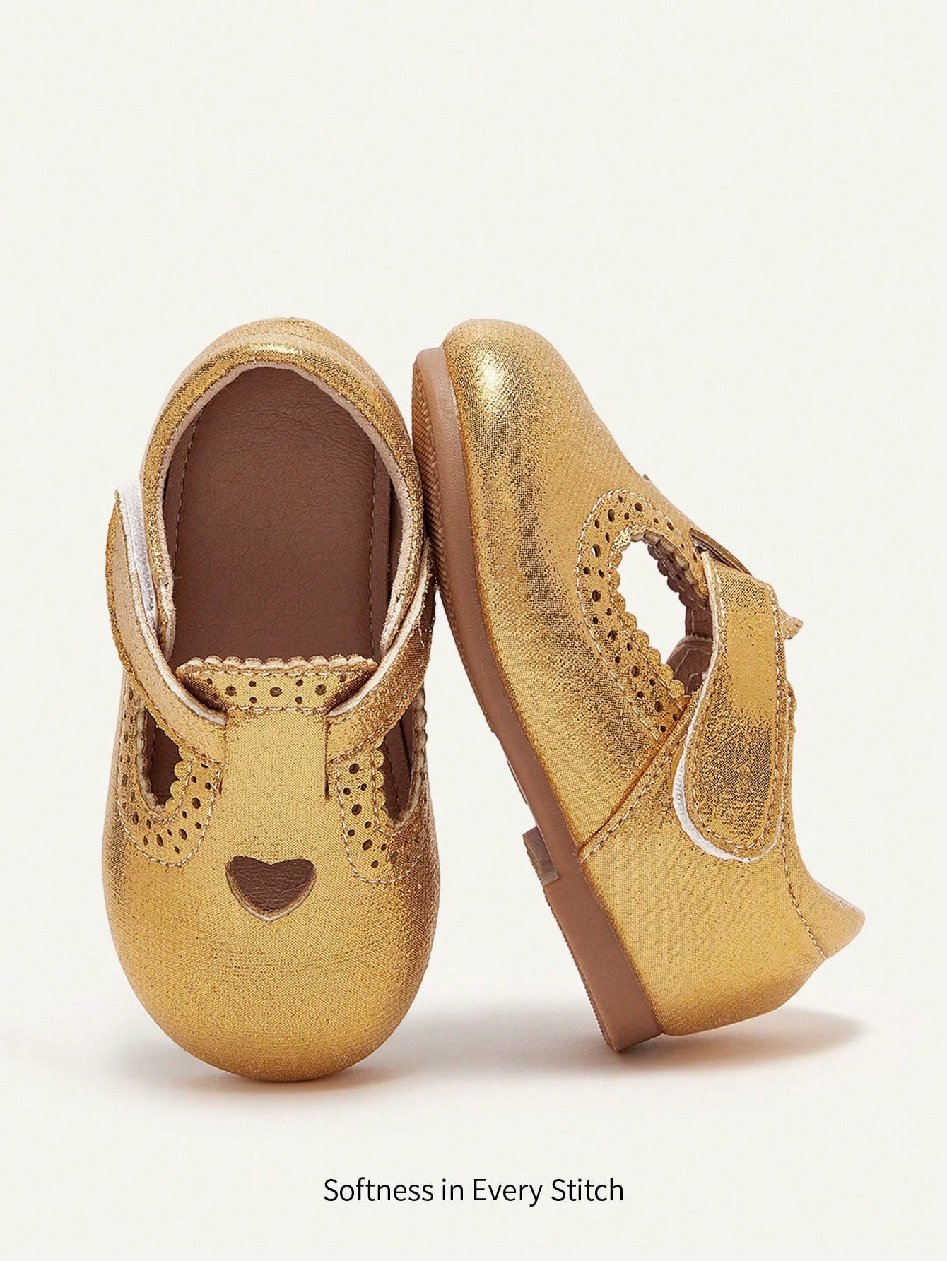 Baby Girl Princess Pearlescent Hollow Heart Design Shoes