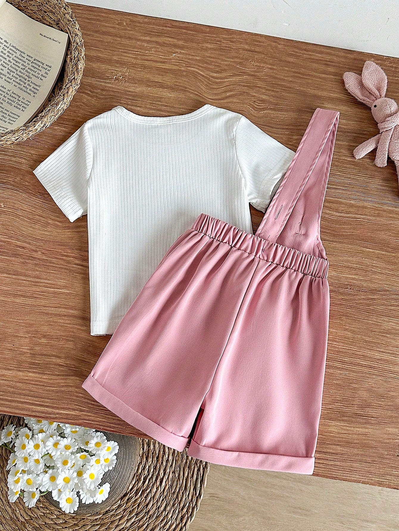 2pcs Baby Girl Knit Ribbed T-Shirt & 3D Rabbit Decor Shorts Set