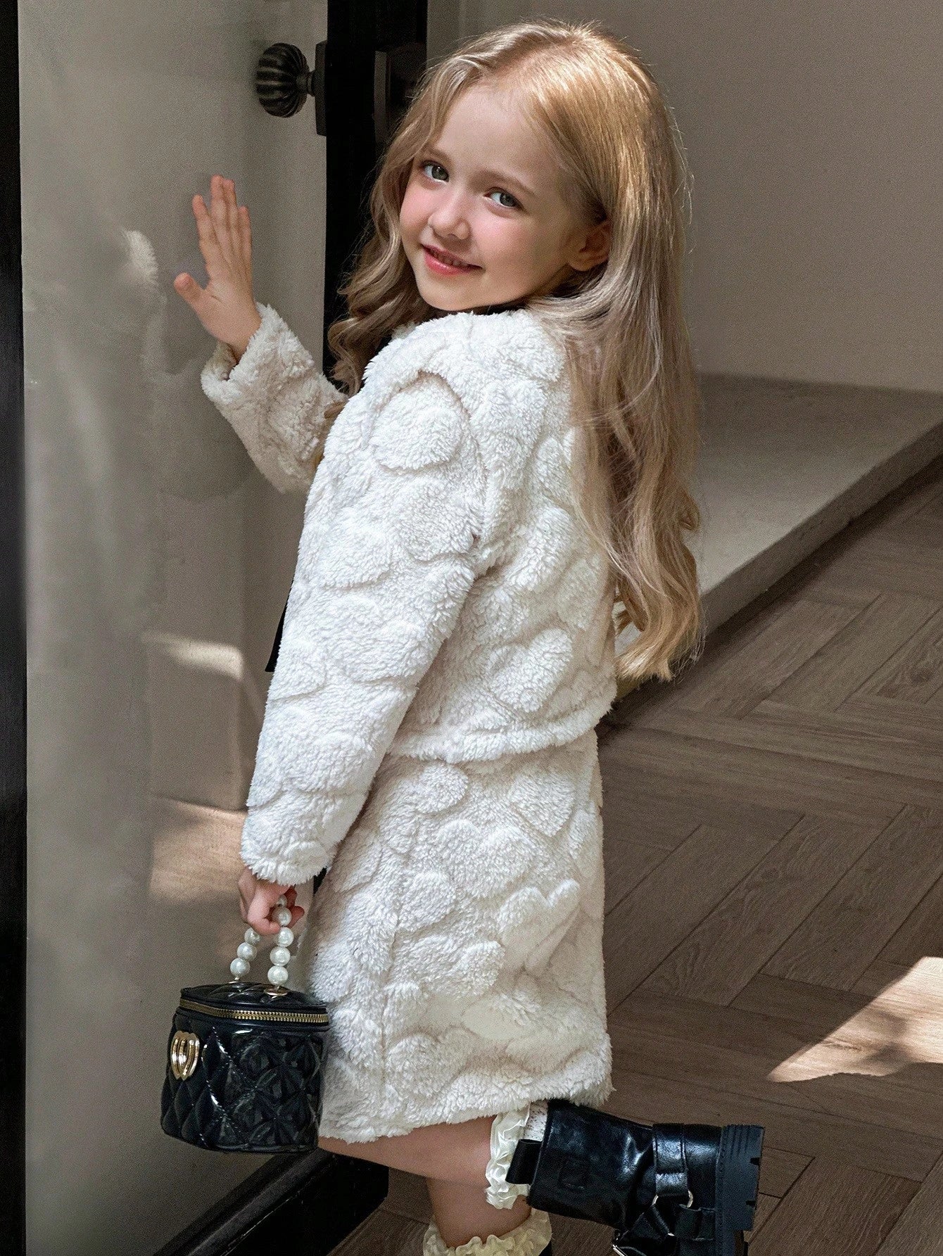 2pcs Girls (Small) Cute White Heart Pattern Furry Sleeveless Jacket Paired With Fashionable Comfortable Furry Dress