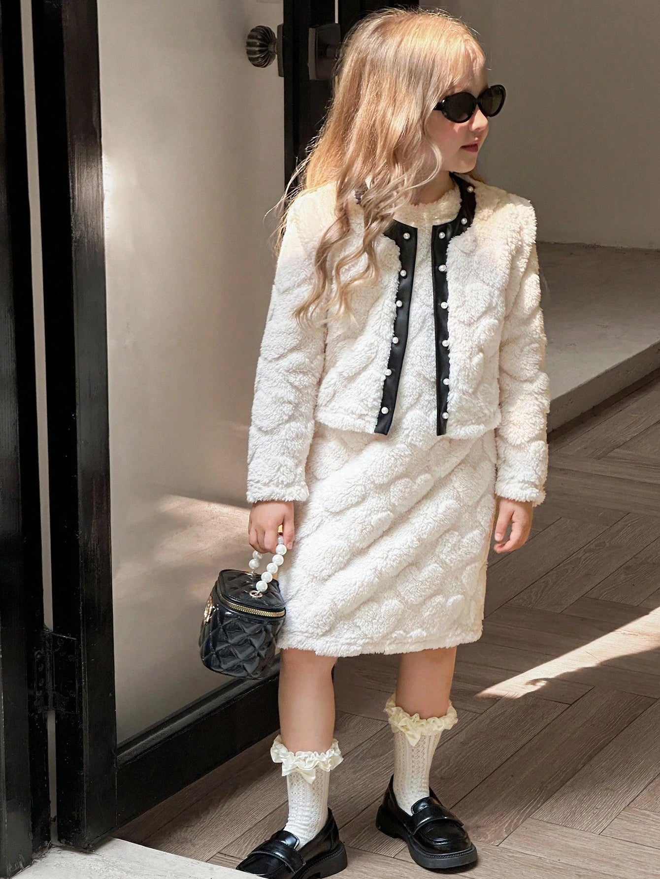 2pcs Girls (Small) Cute White Heart Pattern Furry Sleeveless Jacket Paired With Fashionable Comfortable Furry Dress