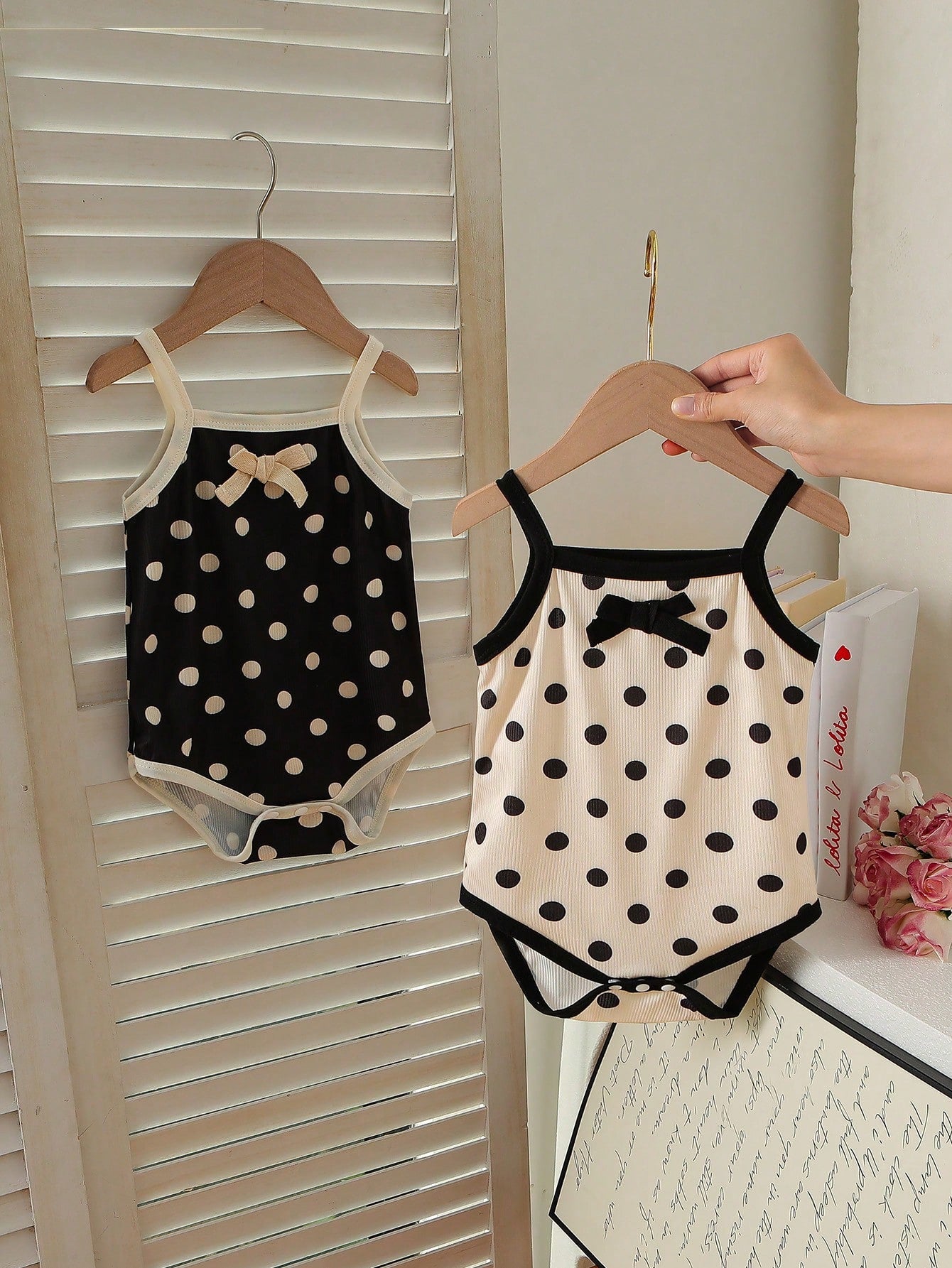 2pcs/Pack Baby Girls' Cute Polka Dot Strap Bodysuit