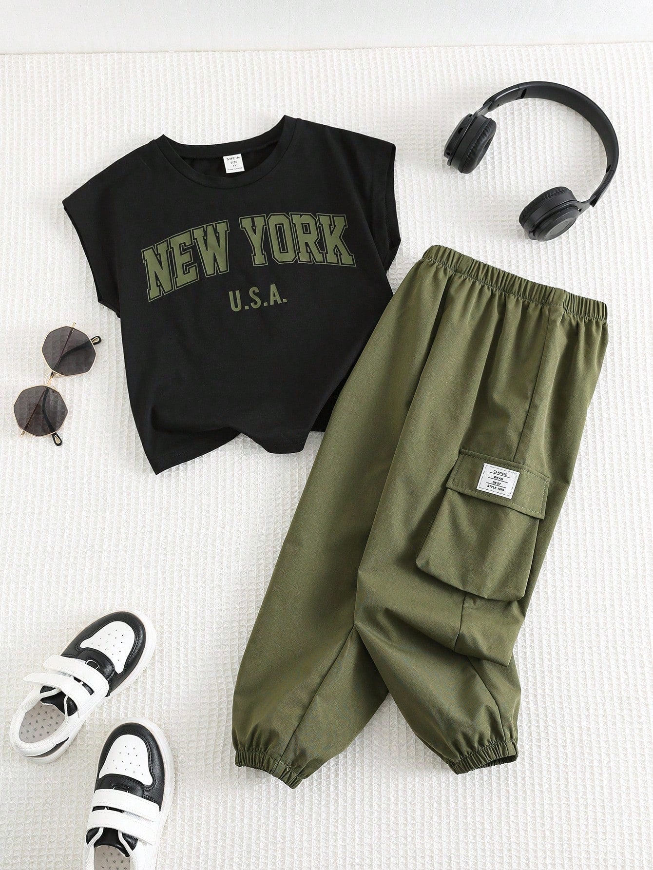 2pcs Young Boys Sleeveless Printed Top And Drawstring Pants Set