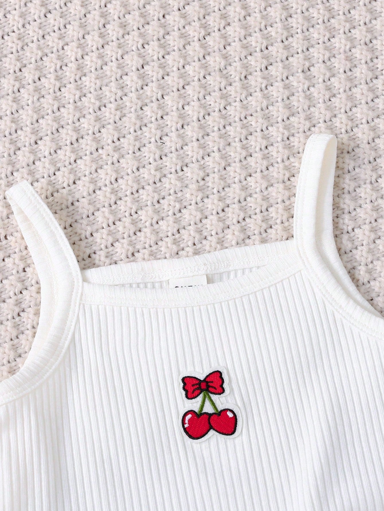 2pcs Young Girl Knitted Solid Color Cherry Graphic Camisole And Shorts Set