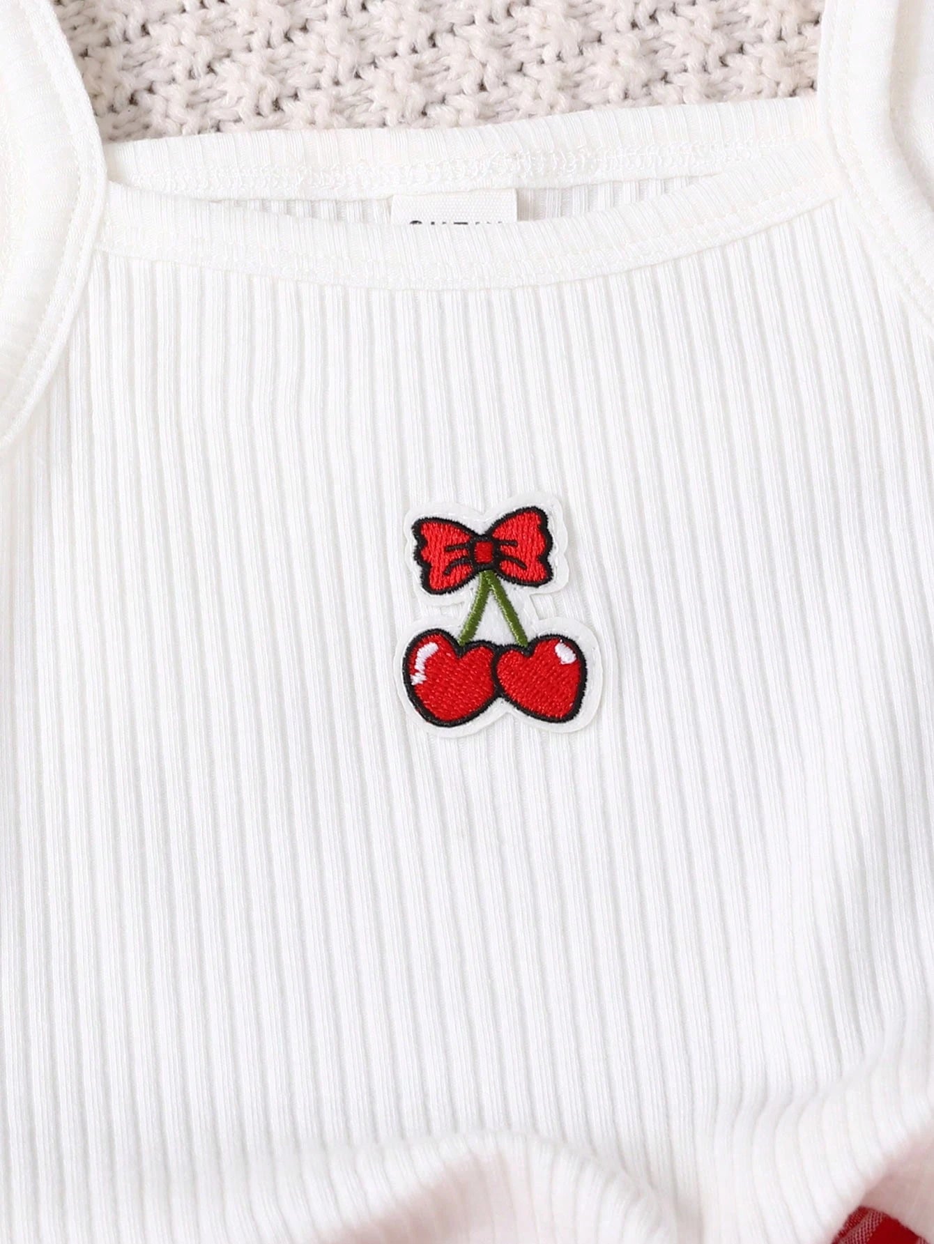 2pcs Young Girl Knitted Solid Color Cherry Graphic Camisole And Shorts Set