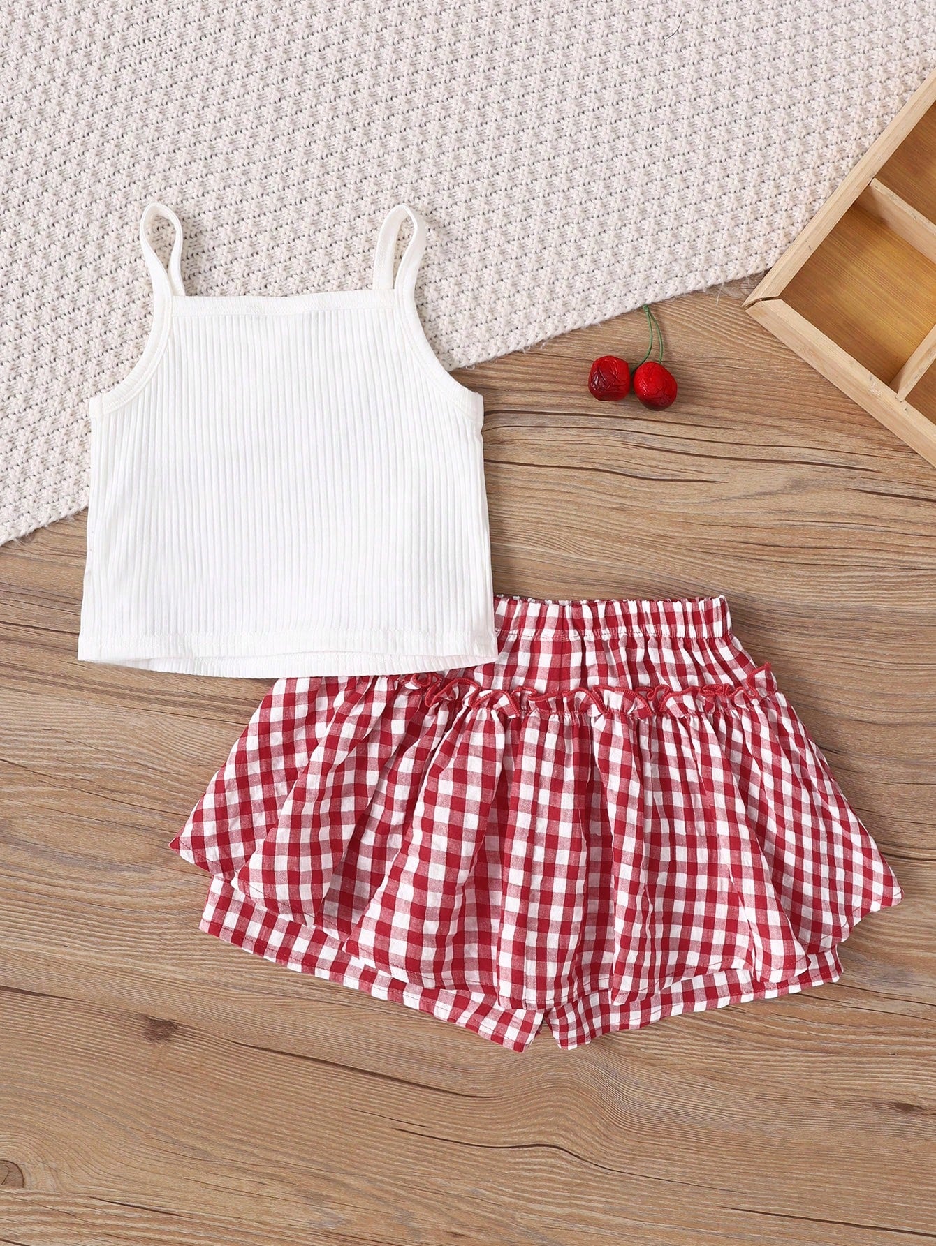 2pcs Young Girl Knitted Solid Color Cherry Graphic Camisole And Shorts Set