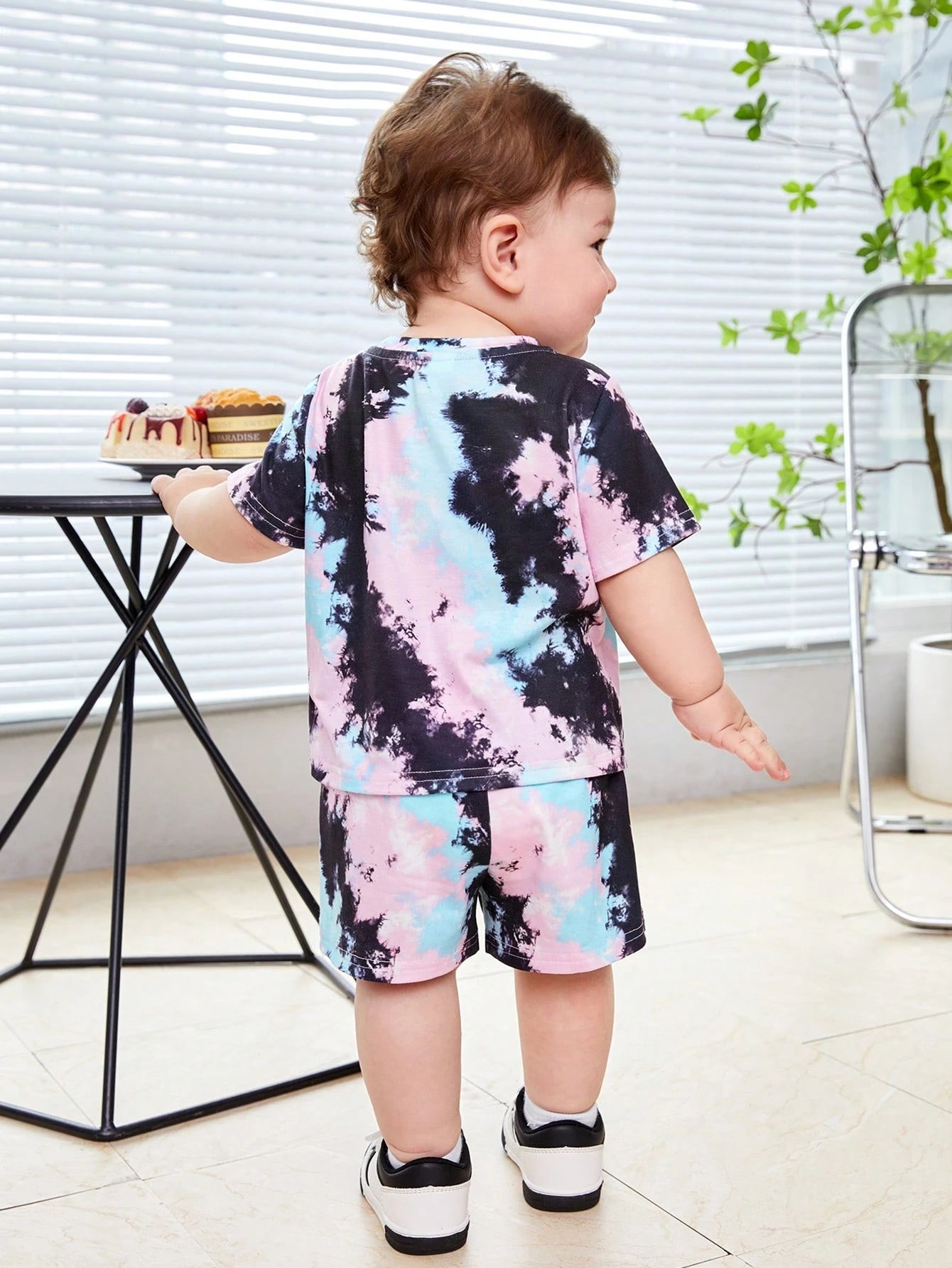 Tie-Dye Pattern Short Sleeve Top & Elastic Waist Shorts 2pcs Set