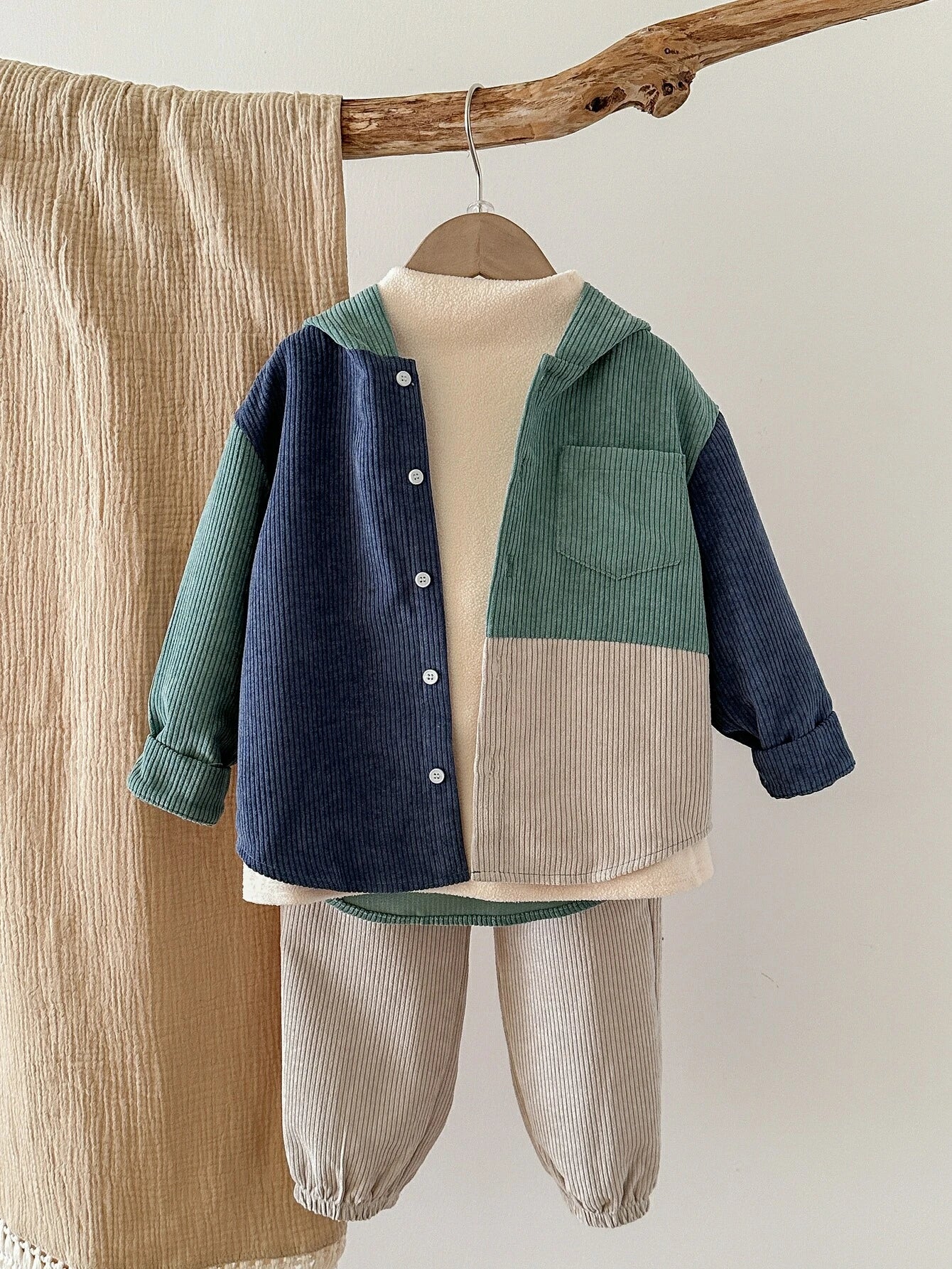 2pcs Young Boy Corduroy Patchwork Hooded Jacket And Elastic Waist Pants Set