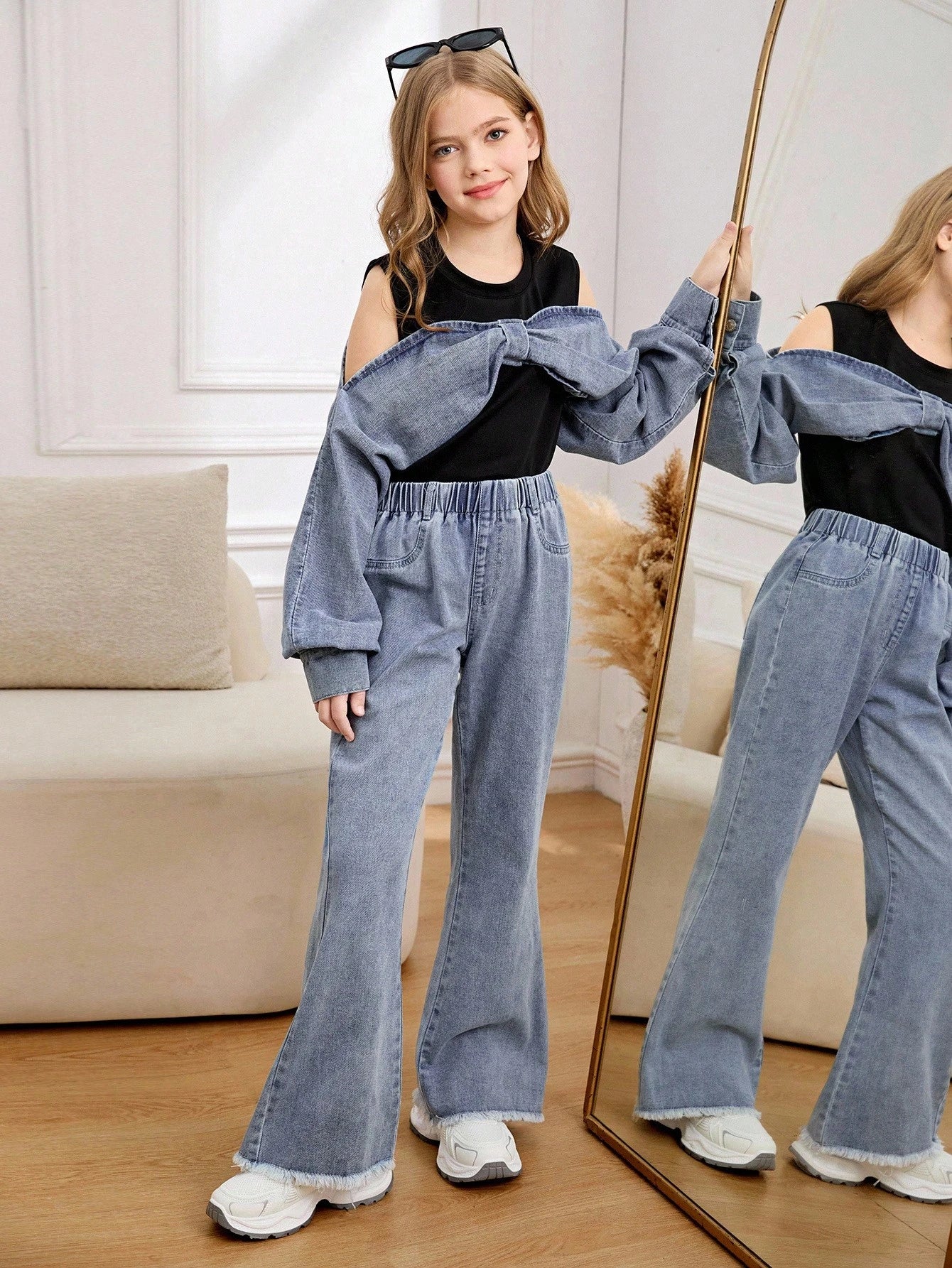 Black Cropped Camisole With Denim Patchwork,Off-Shoulder Bowknot Flare Jeans Set