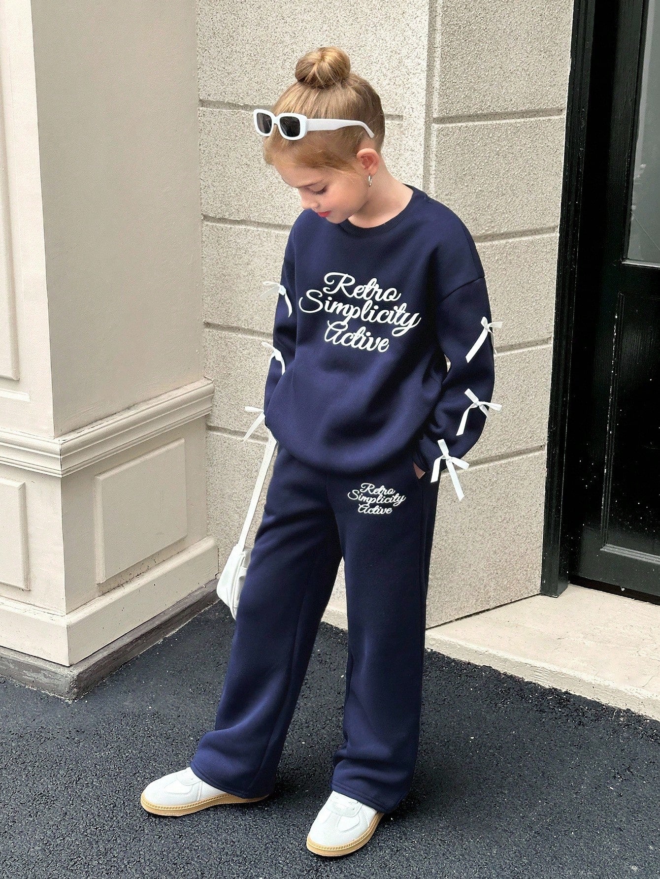Tween Girl Loose Casual Minimalist Comfortable Crew Neck Sweatshirt And Pants