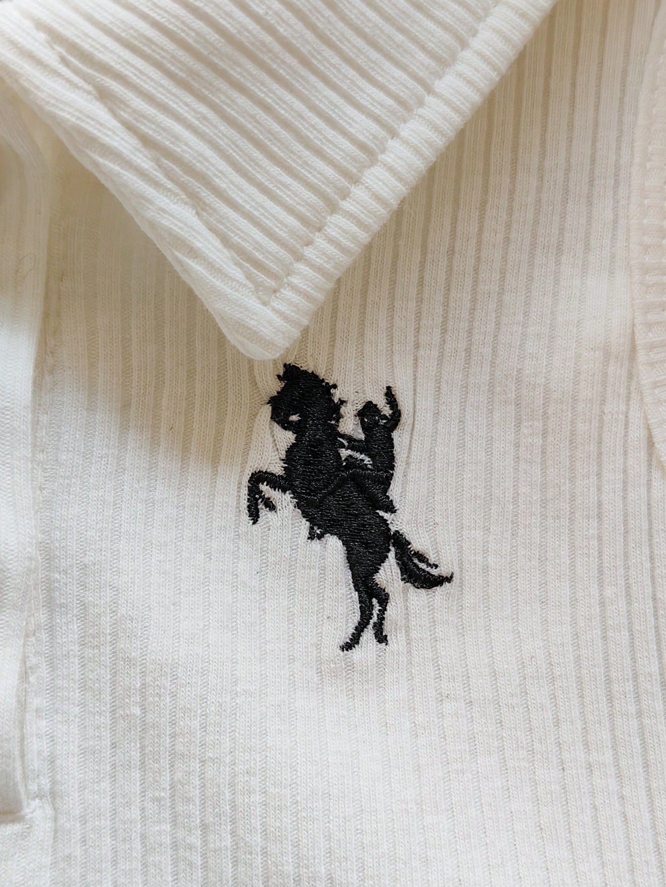 Little Horse Embroidery Tank Top And Blue White Skirt