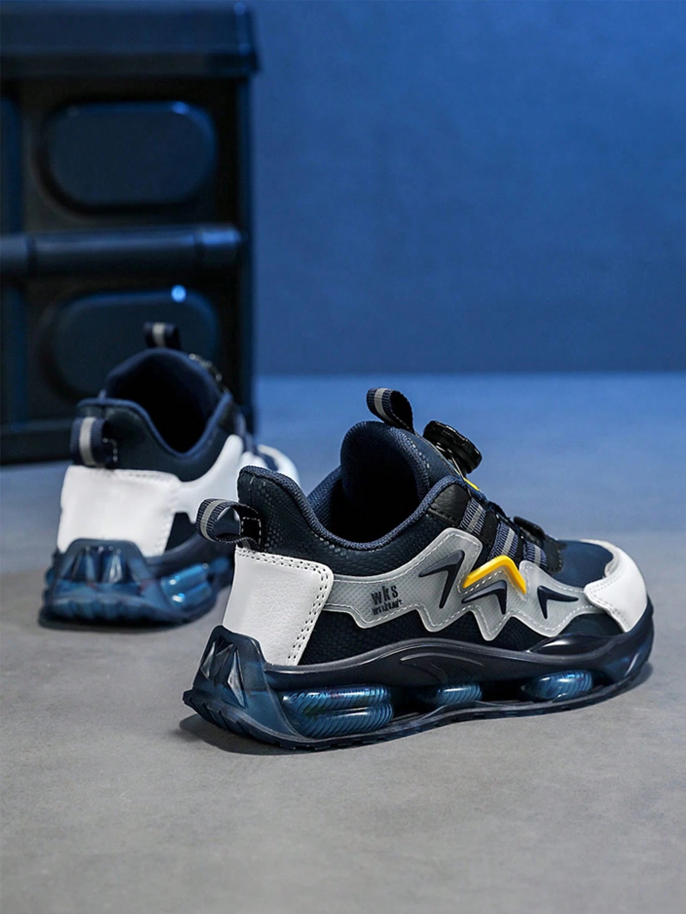 Athletic Shoes With Quick Release Buckle, Double-layer Mesh, Shockproof Sole