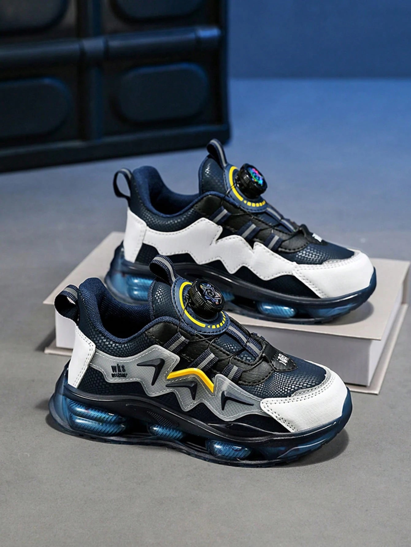 Athletic Shoes With Quick Release Buckle, Double-layer Mesh, Shockproof Sole
