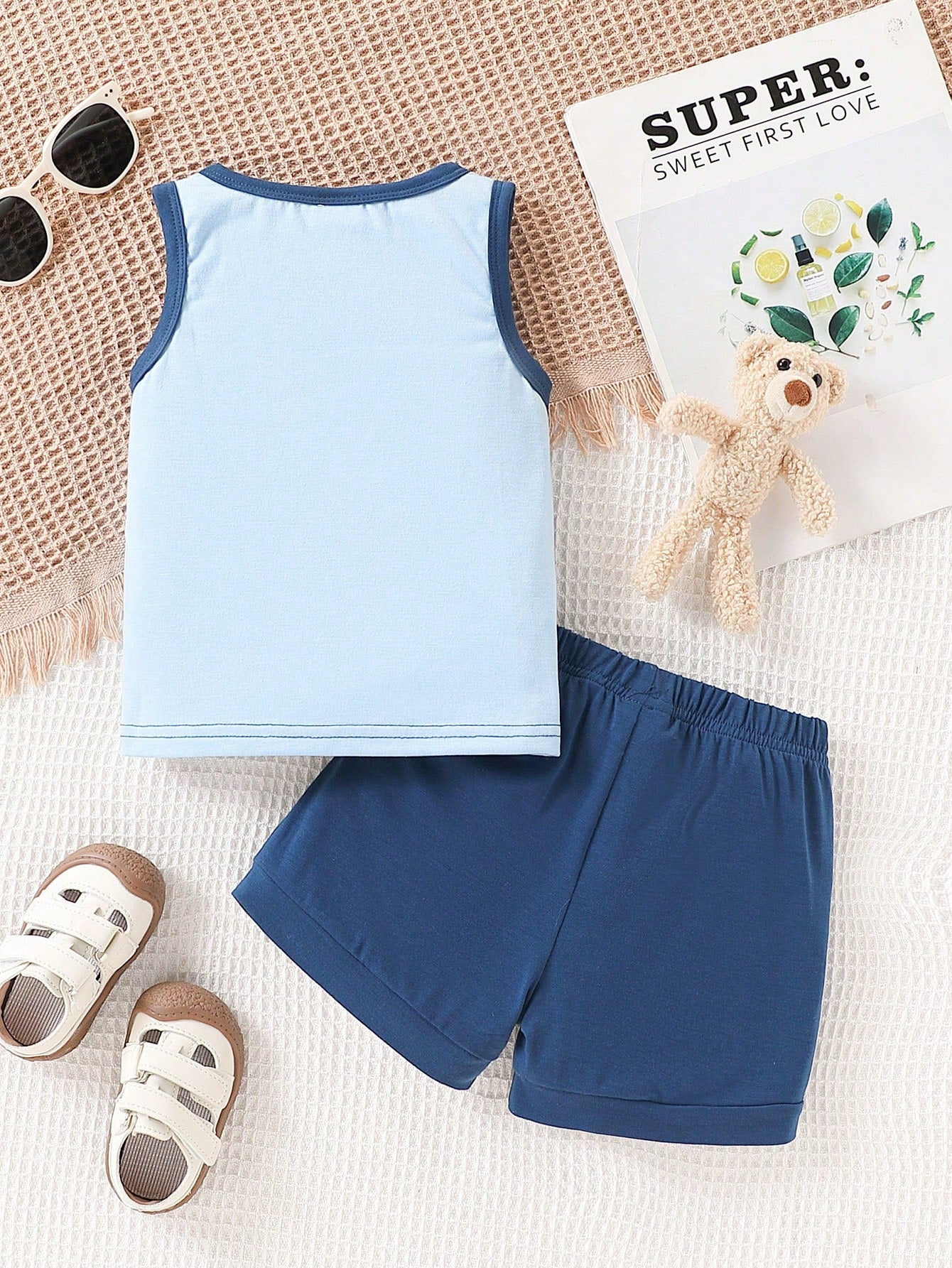 Sleeveless Color Block T-Shirt And Shorts Set
