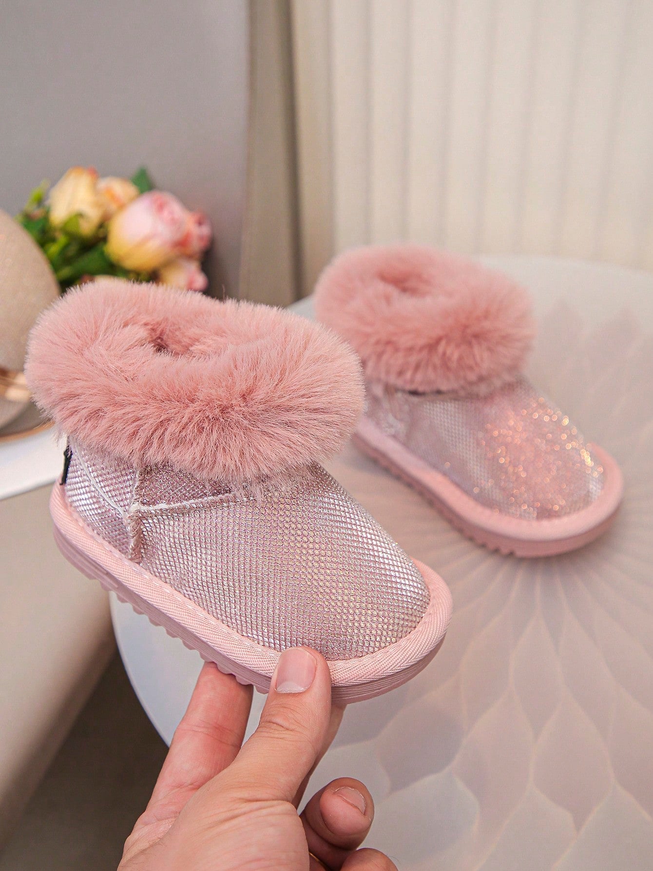 Fashionable Sequin & Faux Fur Collar Solid Color Simple Outdoor Snow Boots