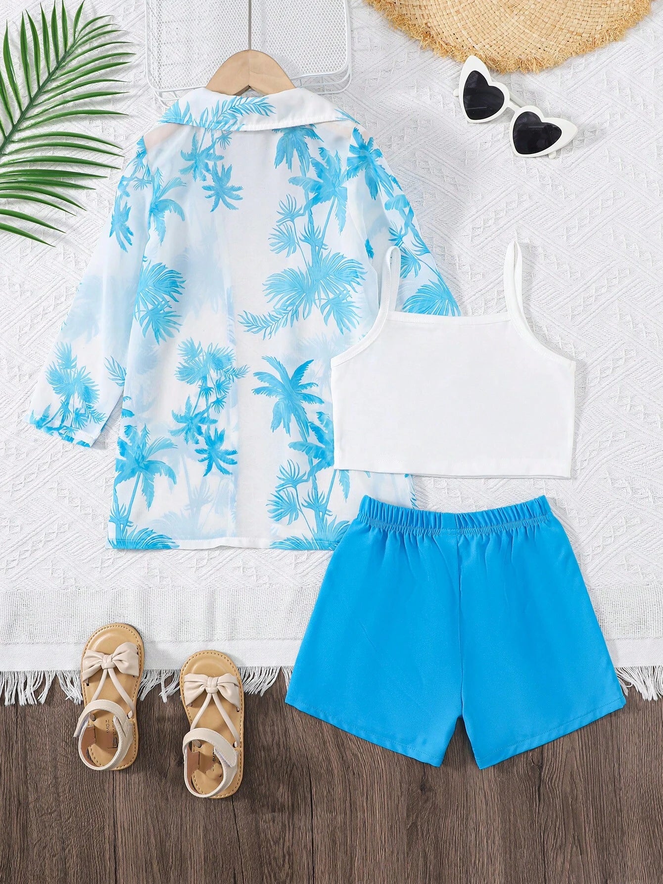 Young Girl Floral Patched Cami Top & Shorts & Shirt