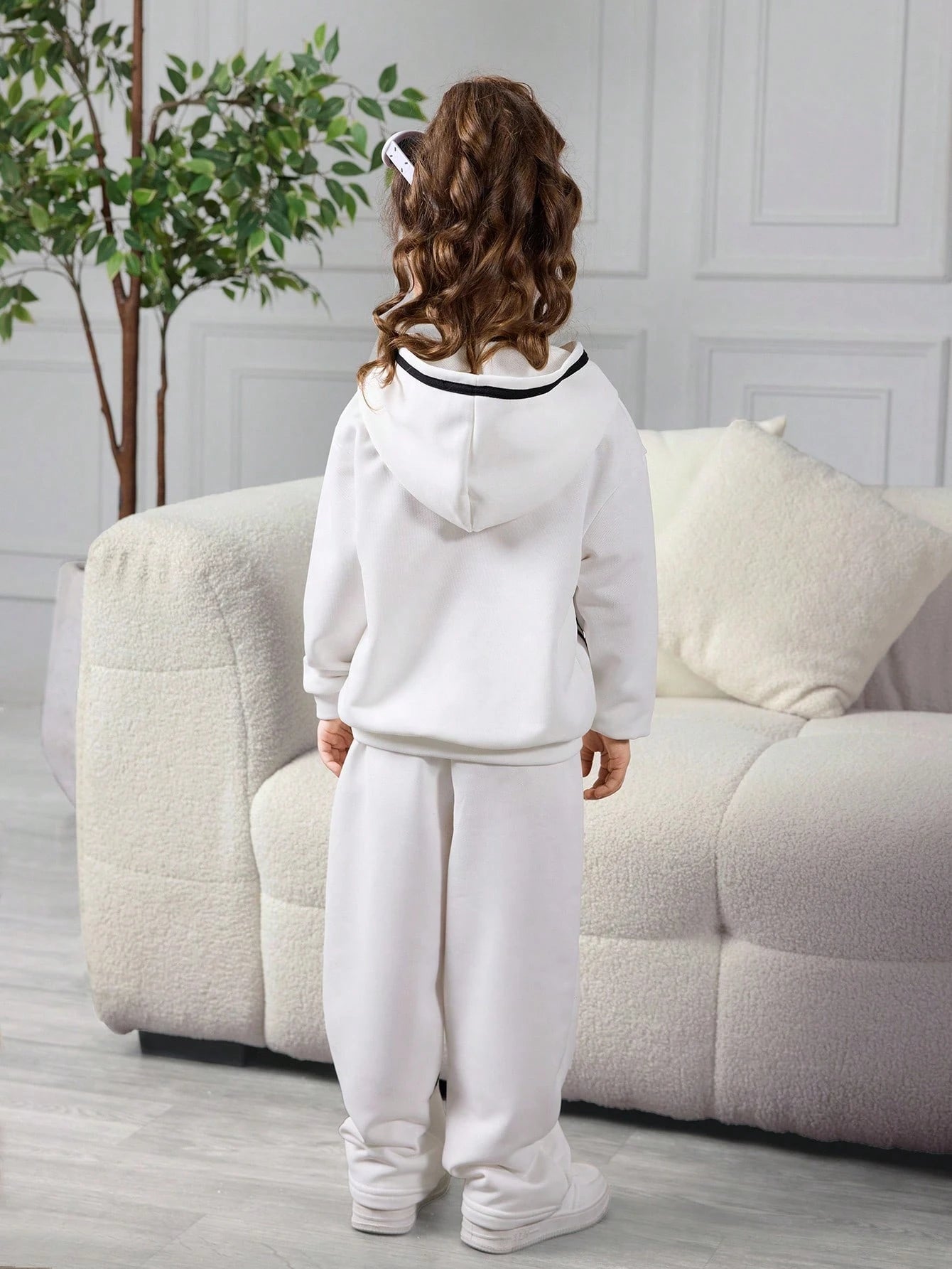 Young Girl Casual Sports Contrast Striped Tape Side Pocket Hoodie And Sweatpants