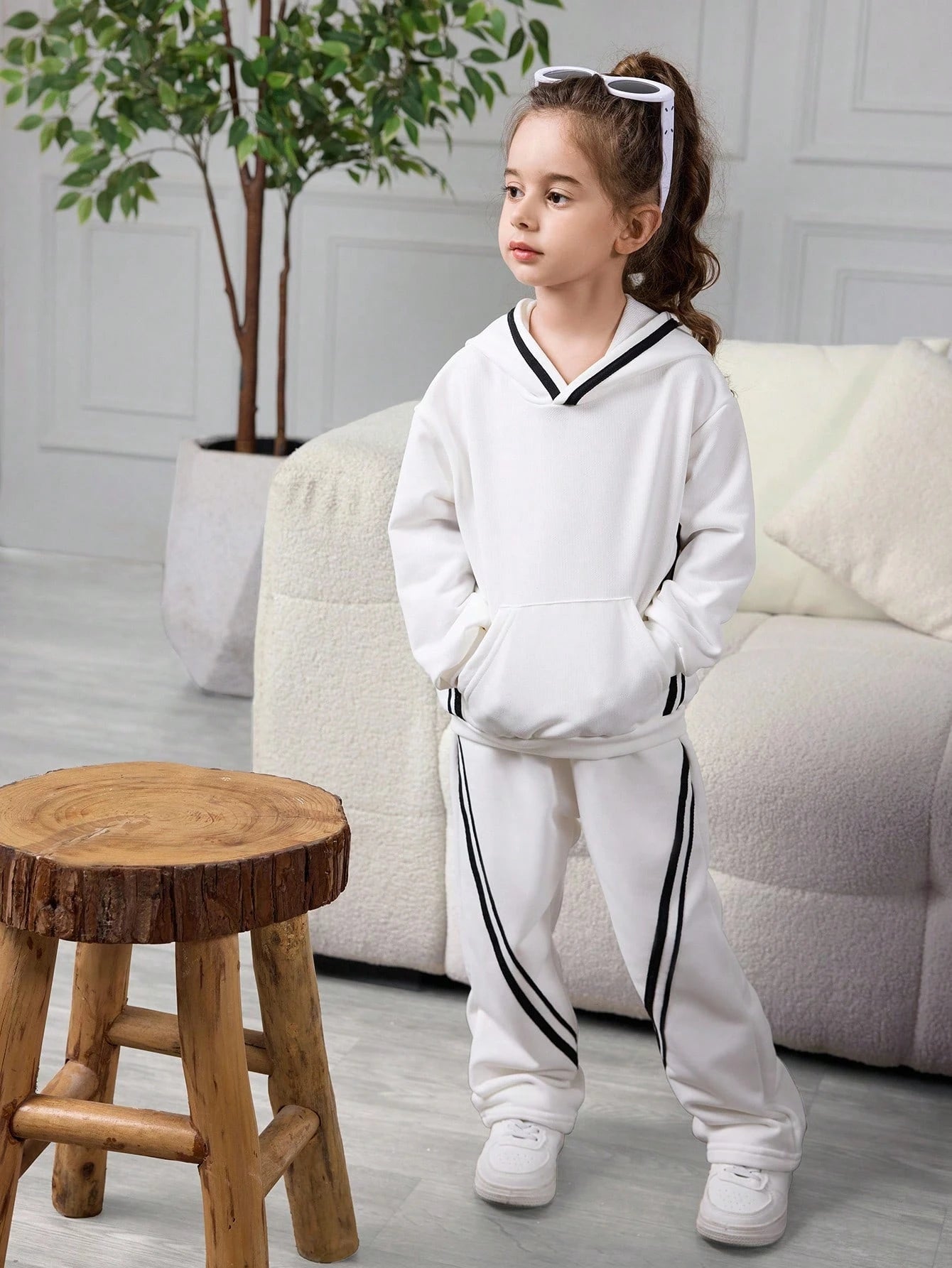 Young Girl Casual Sports Contrast Striped Tape Side Pocket Hoodie And Sweatpants