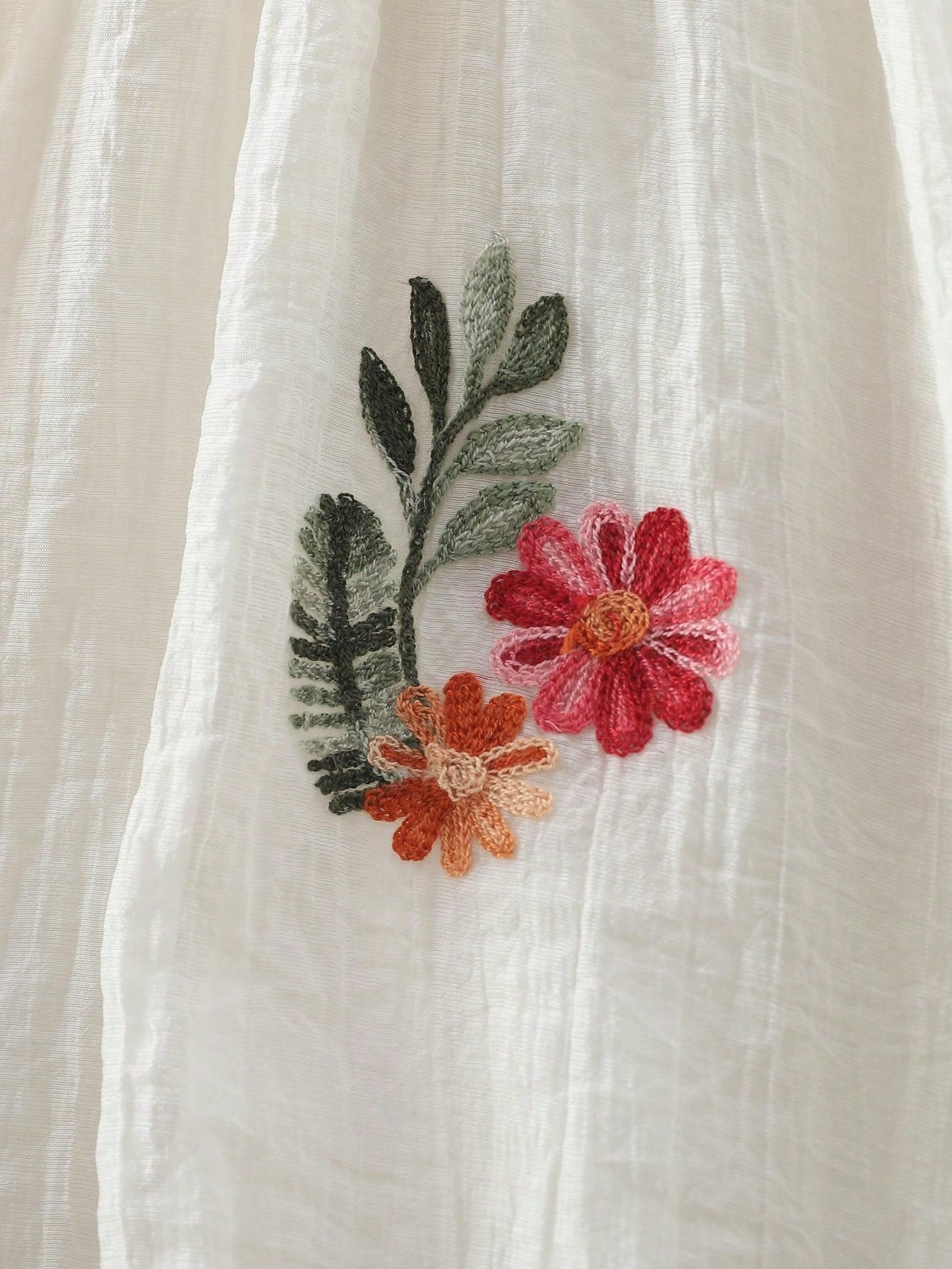 Floral Embroidery Lace Trim Sleeveless Halter Beach Sundress