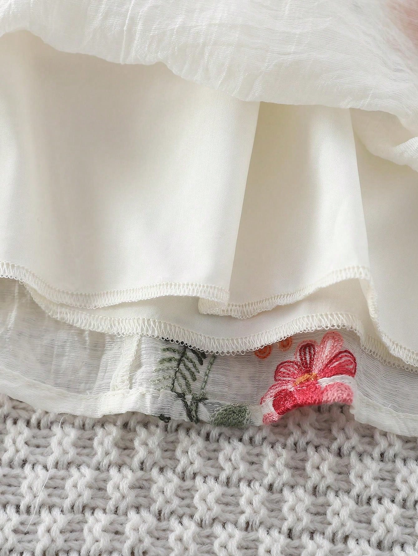 Floral Embroidery Lace Trim Sleeveless Halter Beach Sundress
