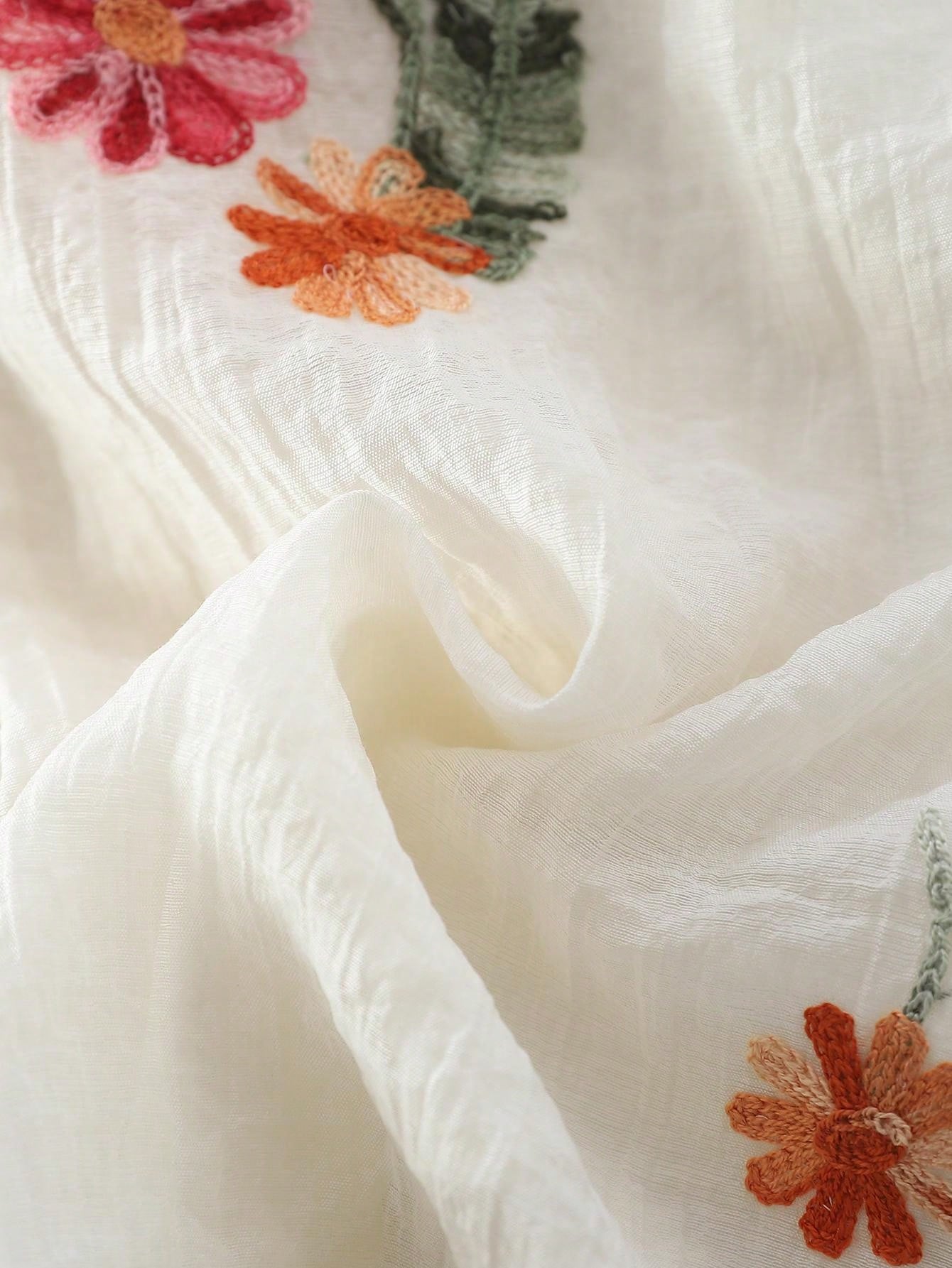Floral Embroidery Lace Trim Sleeveless Halter Beach Sundress